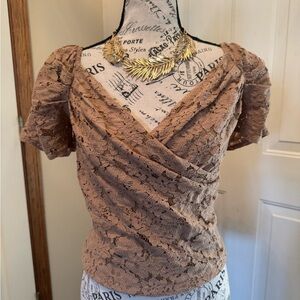 EXPRESS Lace Surplice Short-Sleeve Top in Taupe - Cropped